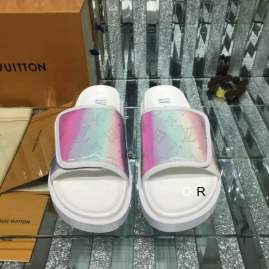 Picture of Louis Vuitton Slippers _SKULVsz35-449CXJ0114369